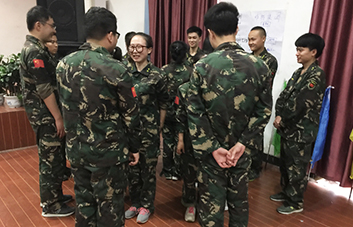 成功與放棄，也許只隔著一句贊美的距離！